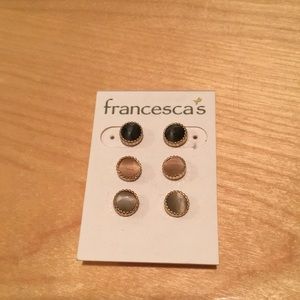 set of earrings (3 earrings)